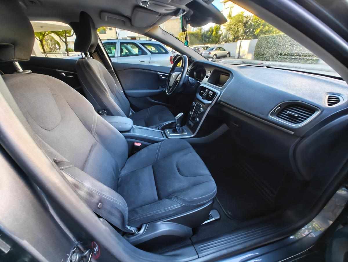 volvo-v40-d2-2015-diesel-1560cc