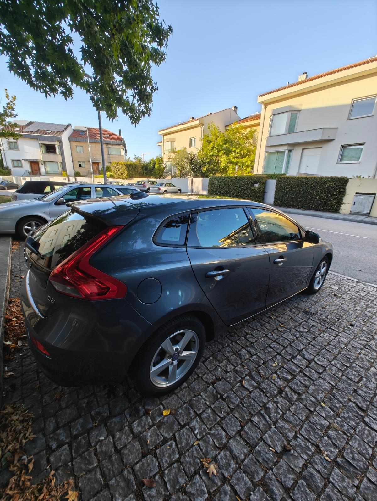 volvo-v40-d2-2015-diesel-1560cc