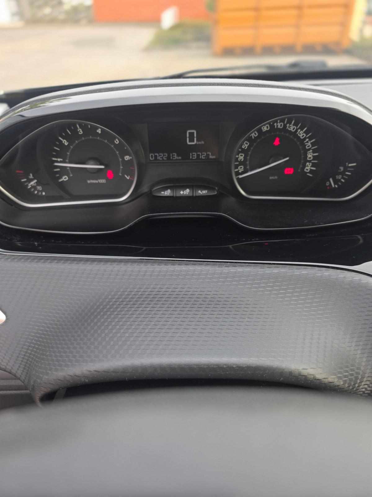 peugeot-208-1-2-vti-2016-gasolina-1199cc