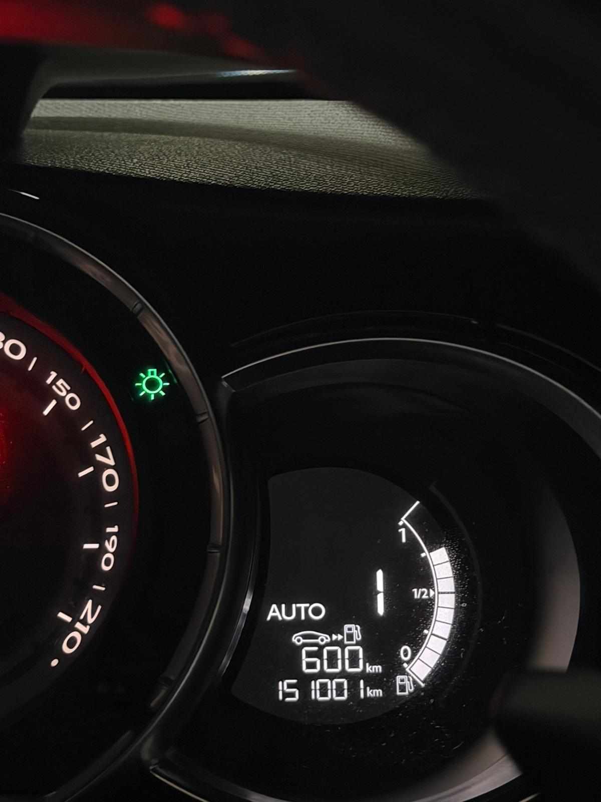 citroen-ds3-1-6-e-hdi-airdream-2013-diesel-1560cc