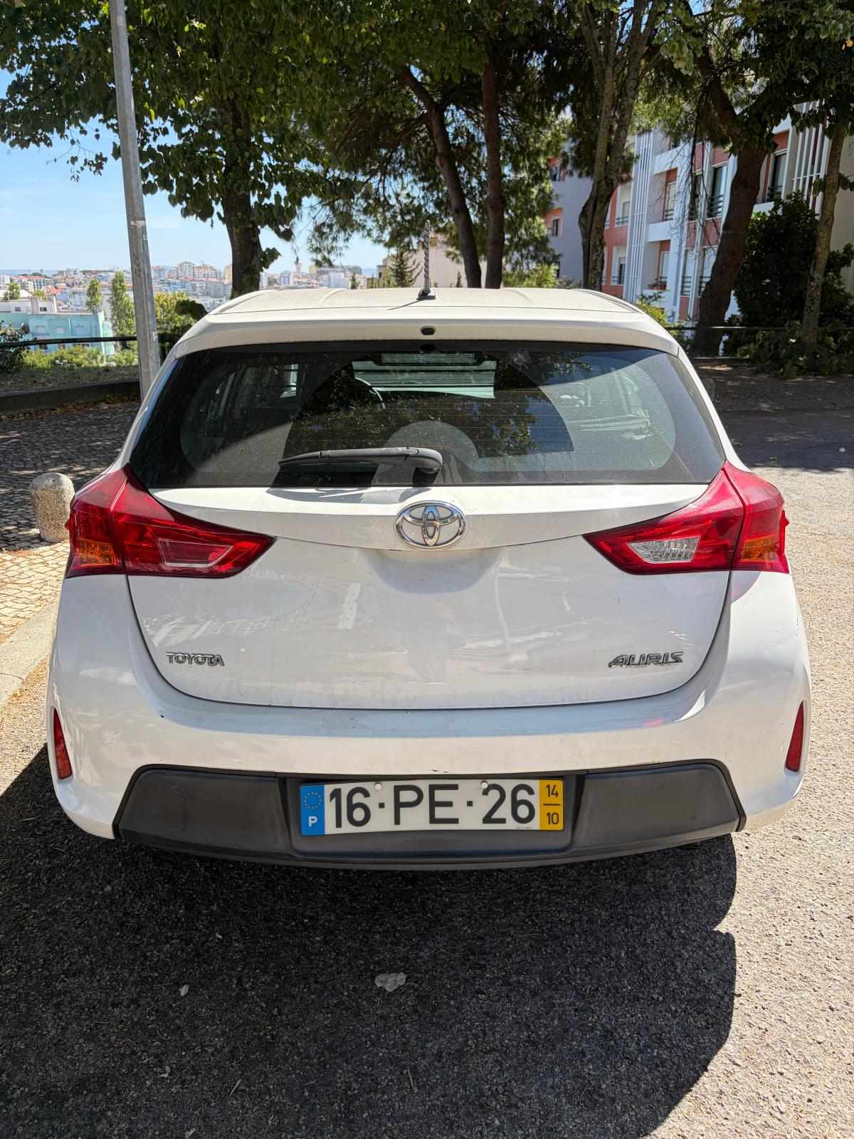 toyota-auris-1-4-d-4d-2014-diesel-1364cc
