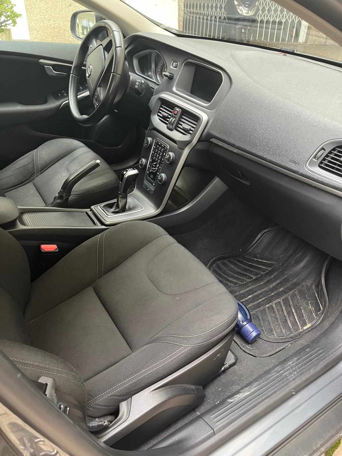 volvo-v40-d2-2018-diesel-1969cc
