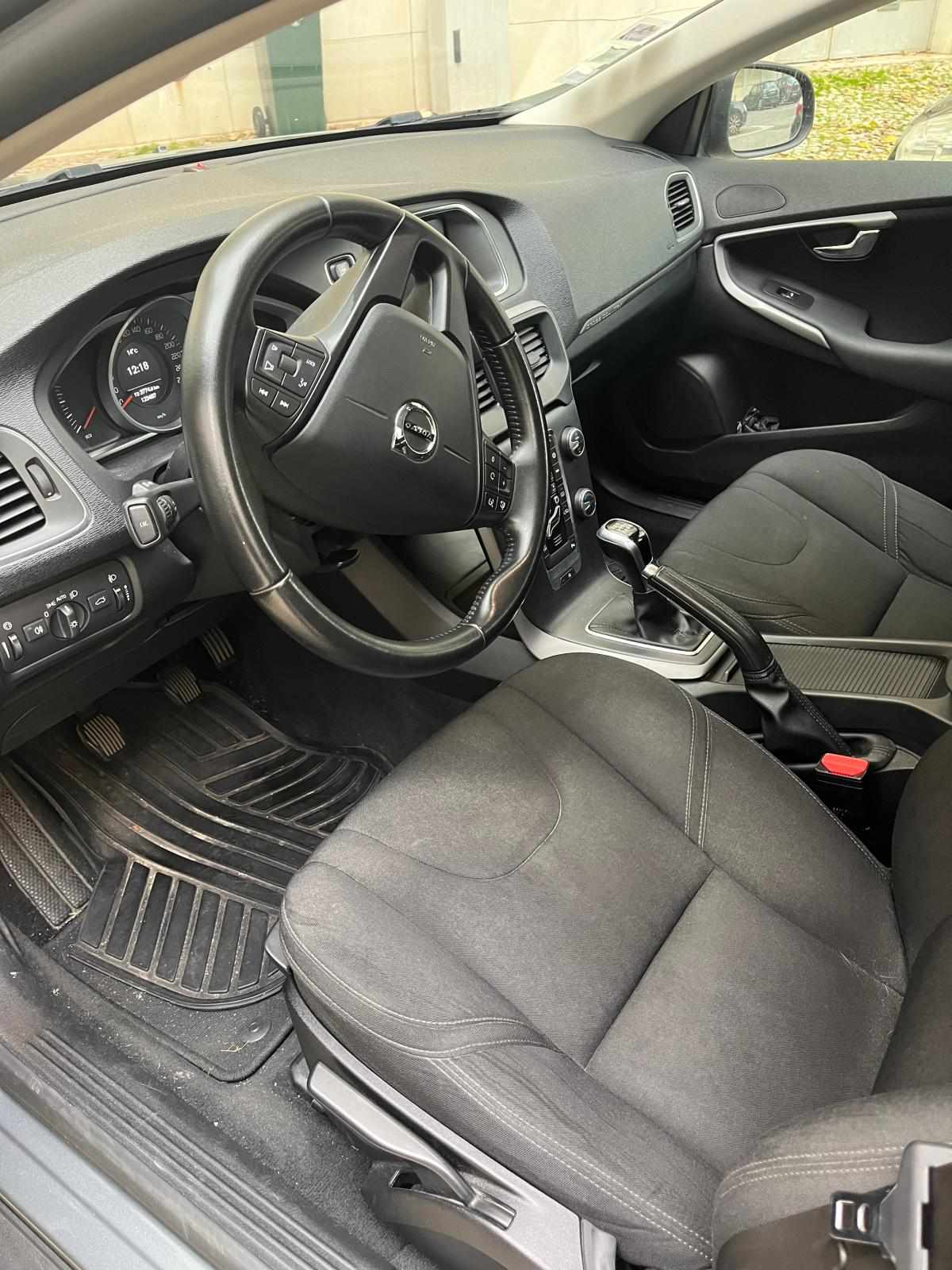 volvo-v40-d2-2018-diesel-1969cc