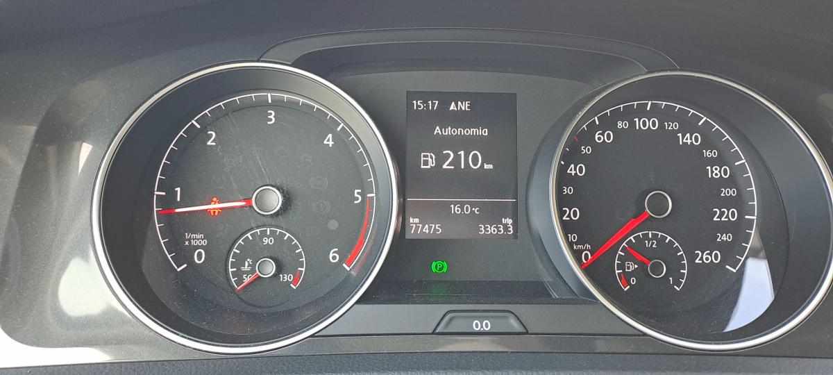 volkswagen-golf-1-6-tdi-bluemotion-2017-diesel-1598cc
