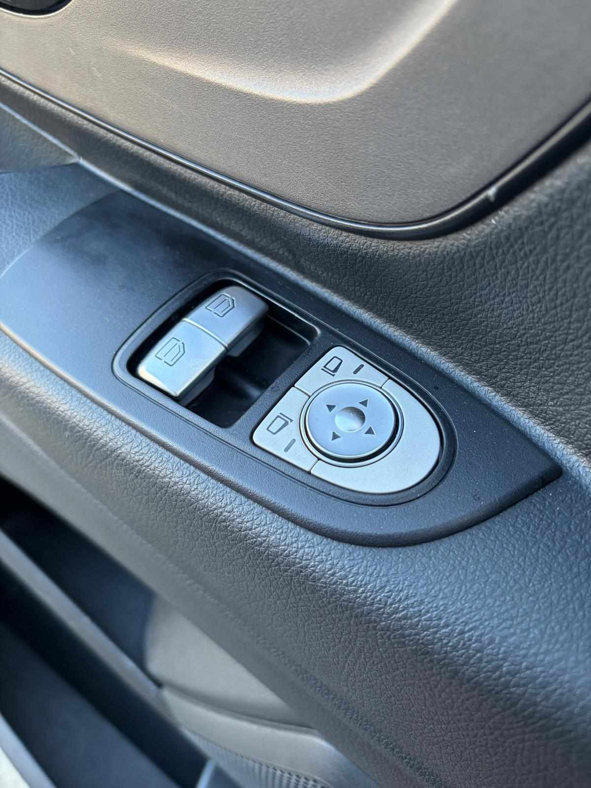 mercedes-benz-vito-111-cdi-2017-diesel-1598cc