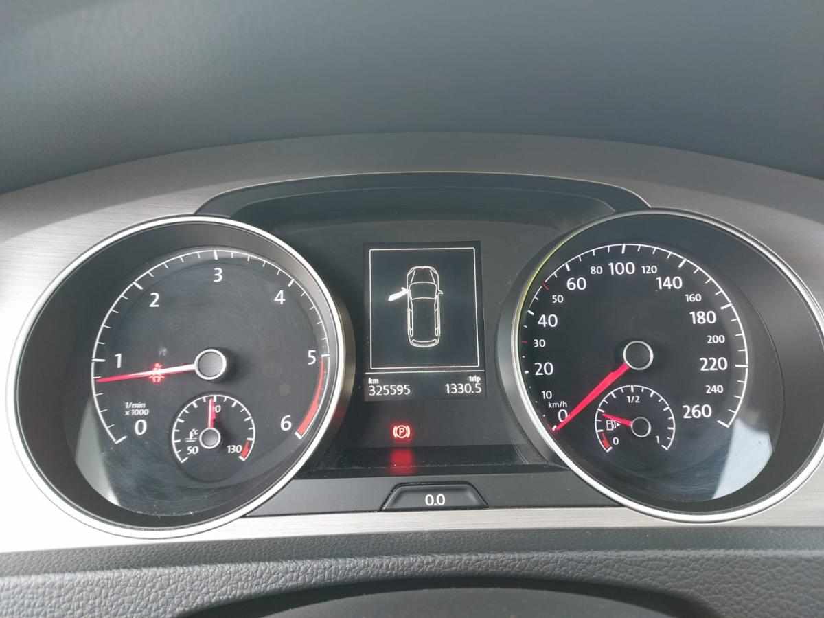 volkswagen-golf-1-6-tdi-bluemotion-2016-diesel-1598cc