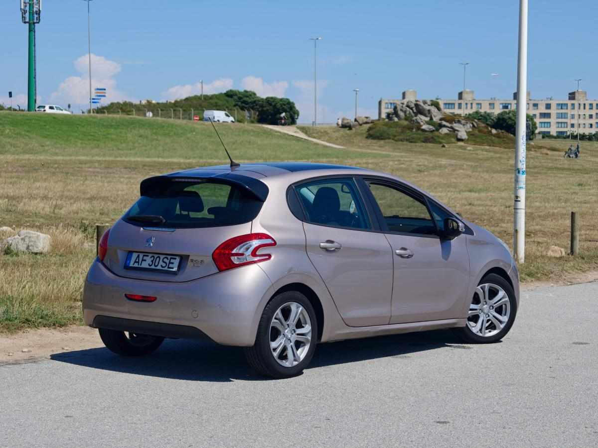 peugeot-208-1-4-e-hdi-2013-diesel-1398cc