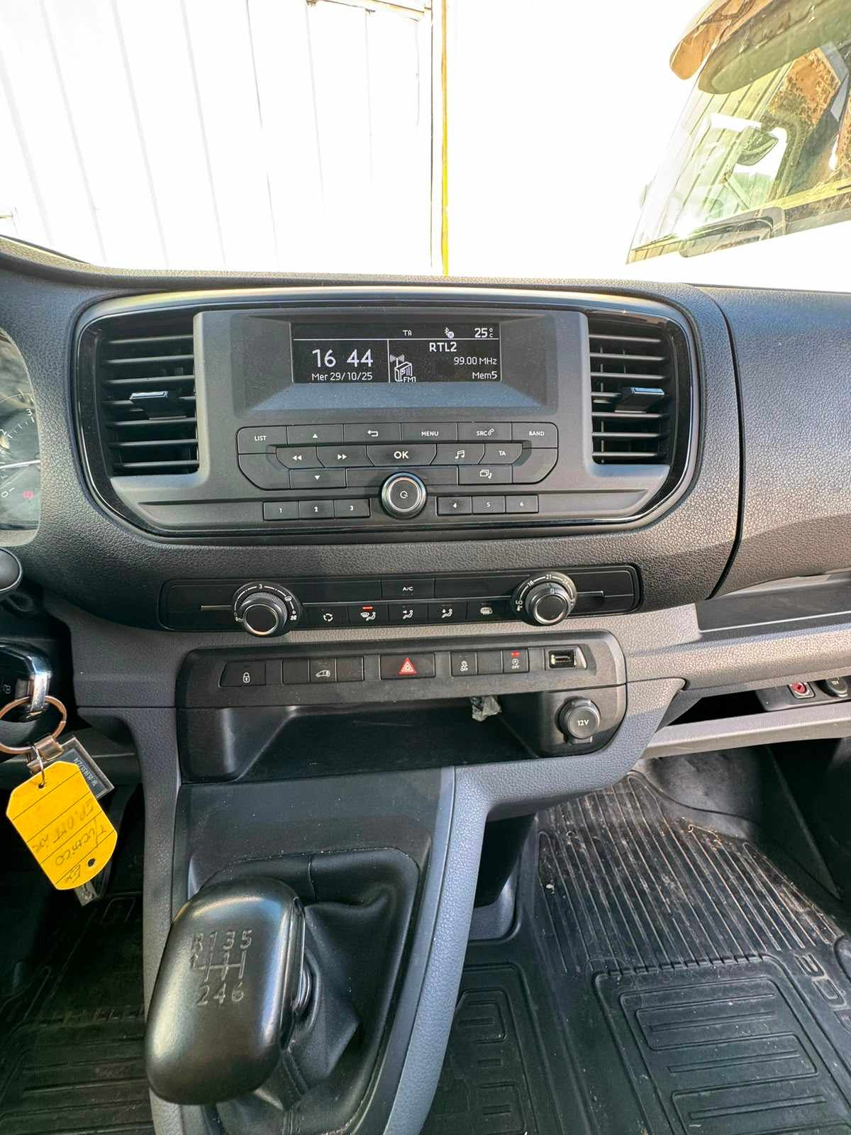 toyota-proace-1-6d-4d-l1-2017-diesel-1560cc