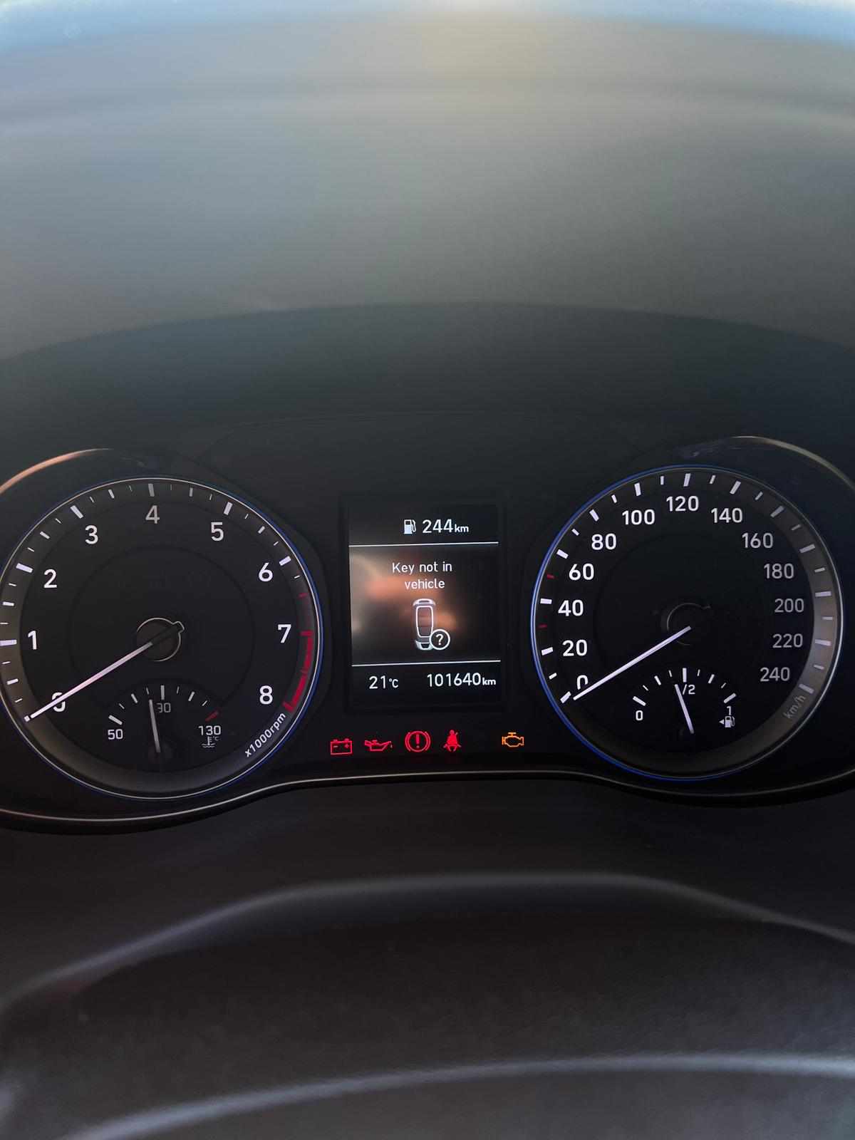 hyundai-kauai-1-0-t-gdi-blue-2018-gasolina-998cc