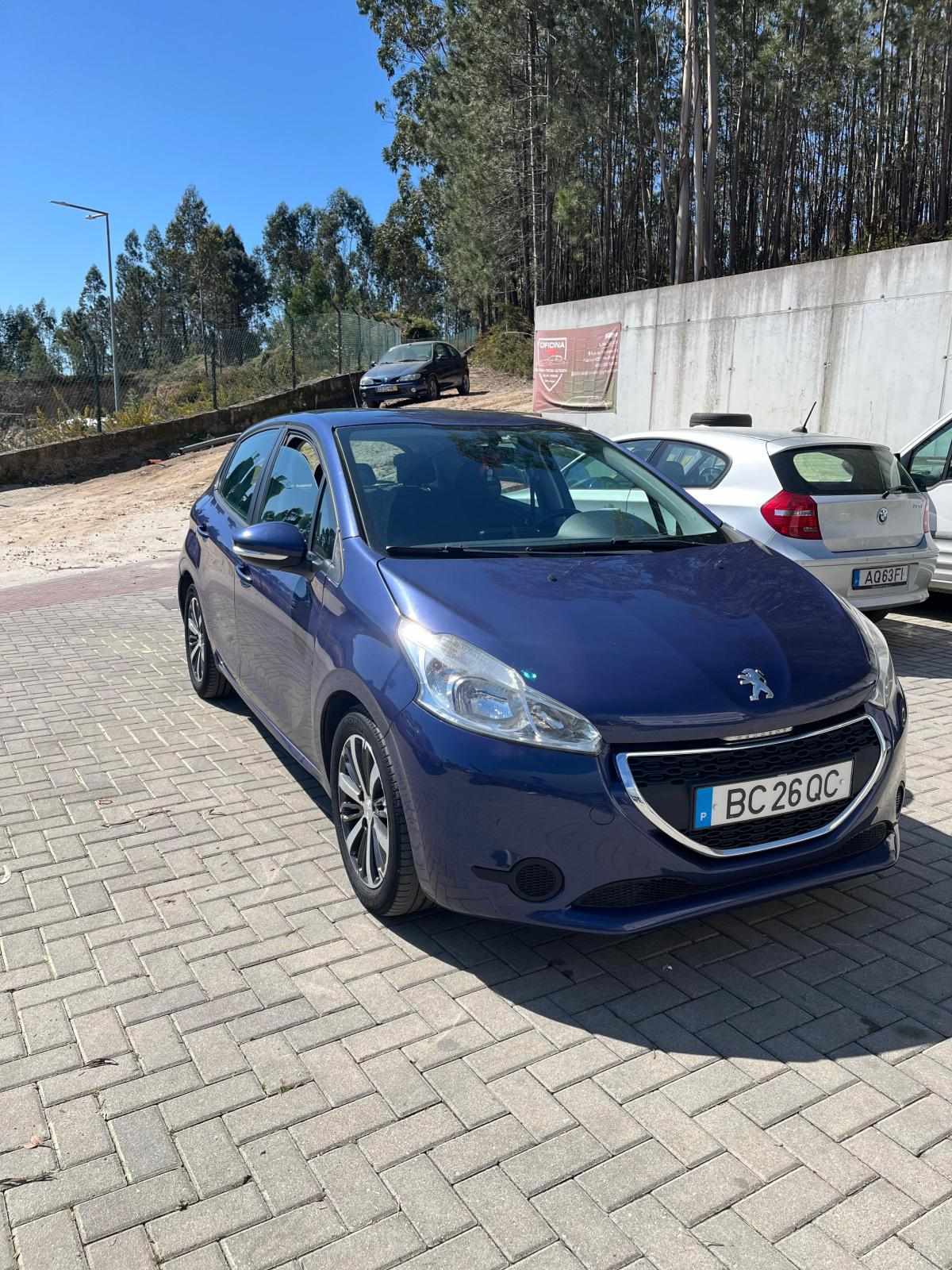 peugeot-208-1-2-vti-2012-gasolina-1199cc