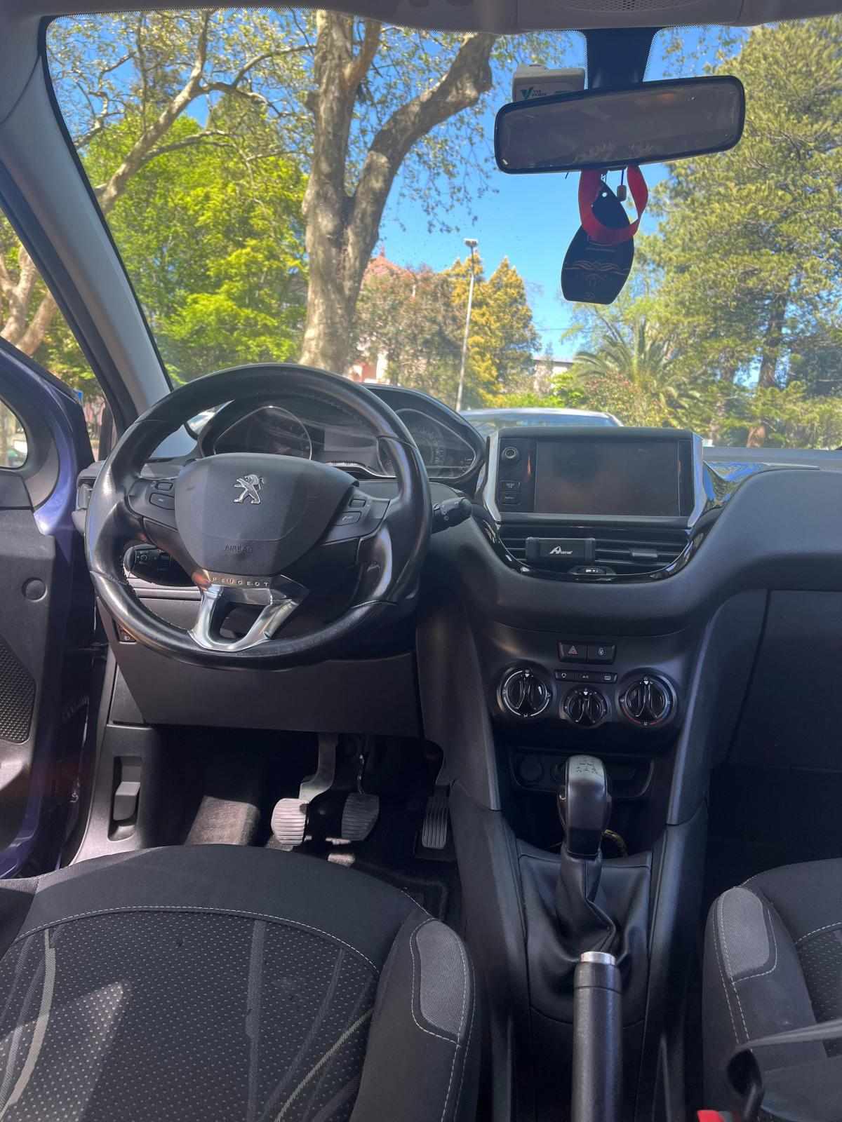 peugeot-208-1-2-vti-2012-gasolina-1199cc