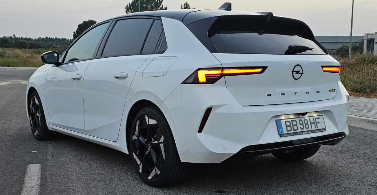 opel-astra-gse-1-6-phev-2023-gasolina-1598cc