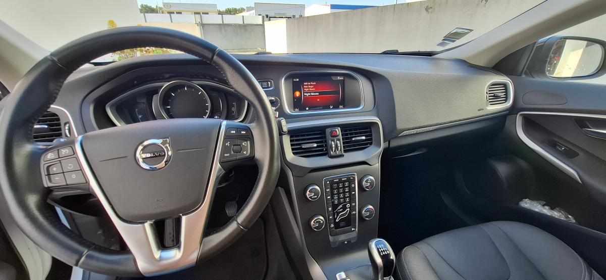 volvo-v40-d2-2017-diesel-1969cc