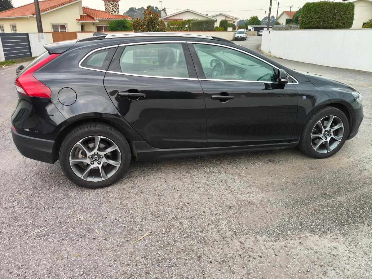volvo-v40-1-6-d2-2014-diesel-1560cc