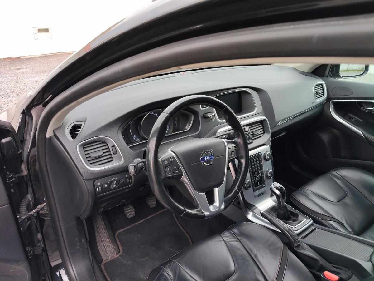 volvo-v40-1-6-d2-2014-diesel-1560cc