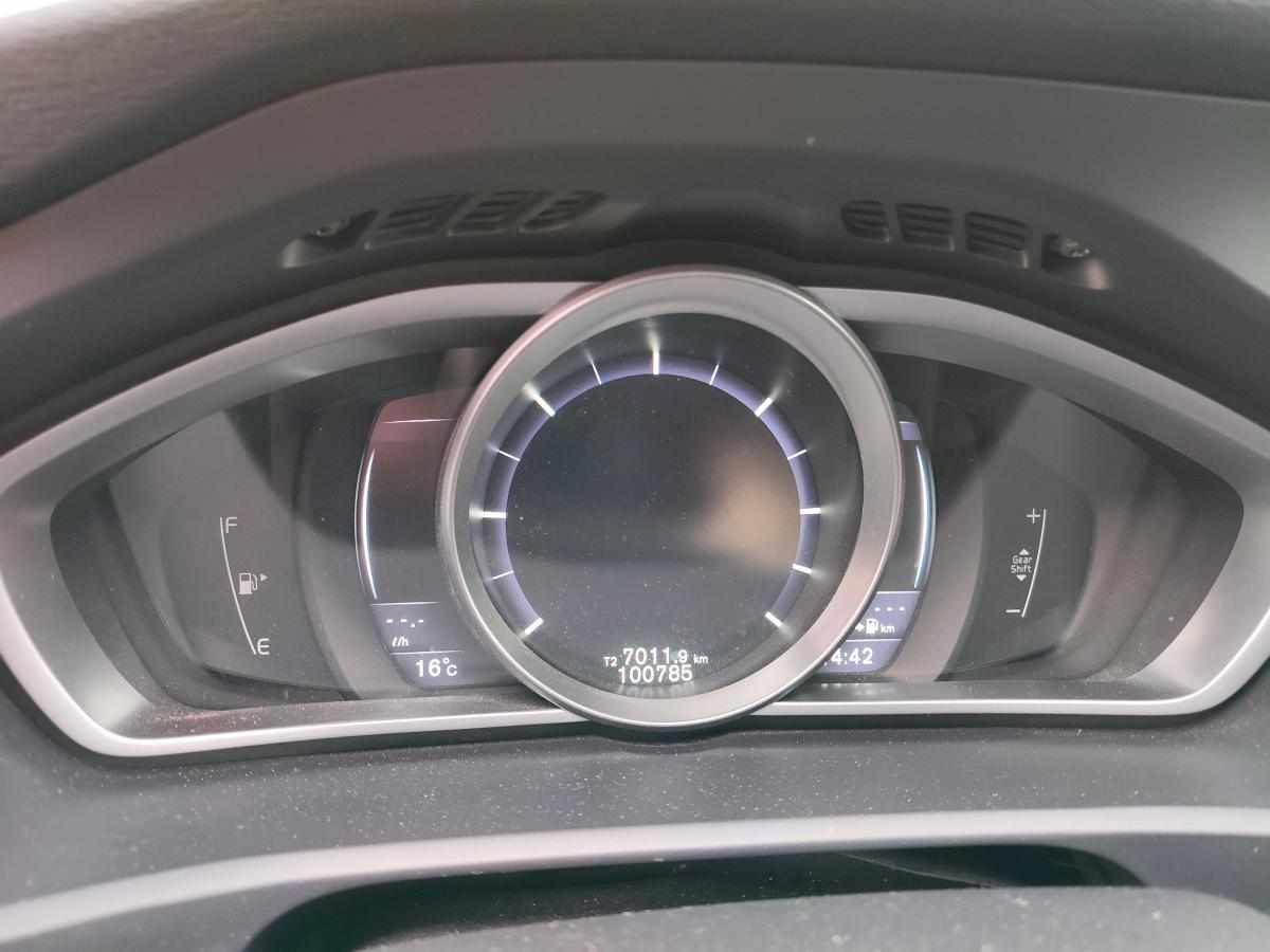 volvo-v40-1-6-d2-2014-diesel-1560cc