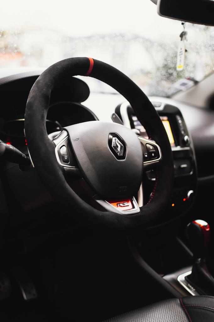 renault-clio-1-6-220cv-2015-gasolina-1618cc