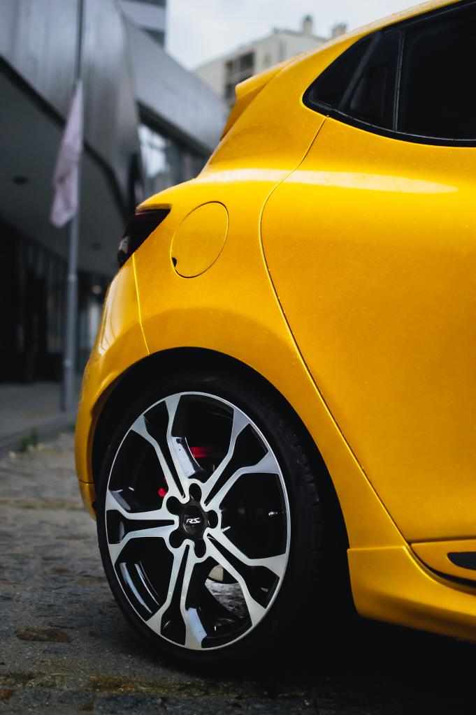 renault-clio-1-6-220cv-2015-gasolina-1618cc