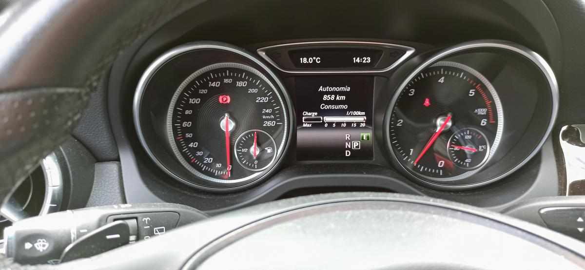 mercedes-benz-cla-200-cdi-4matic-2016-diesel-2143cc
