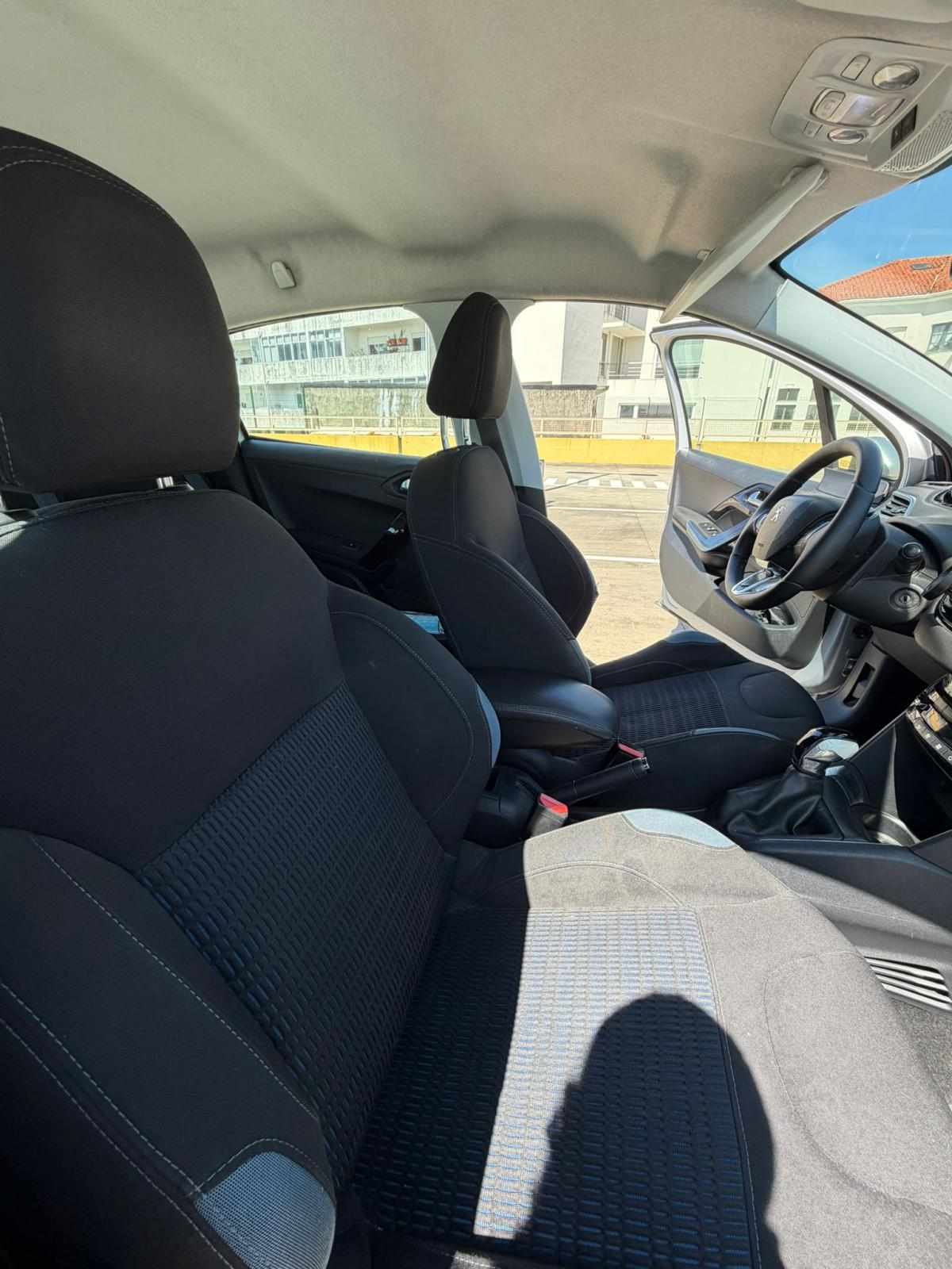 peugeot-208-1-4-hdi-2012-diesel-1398cc