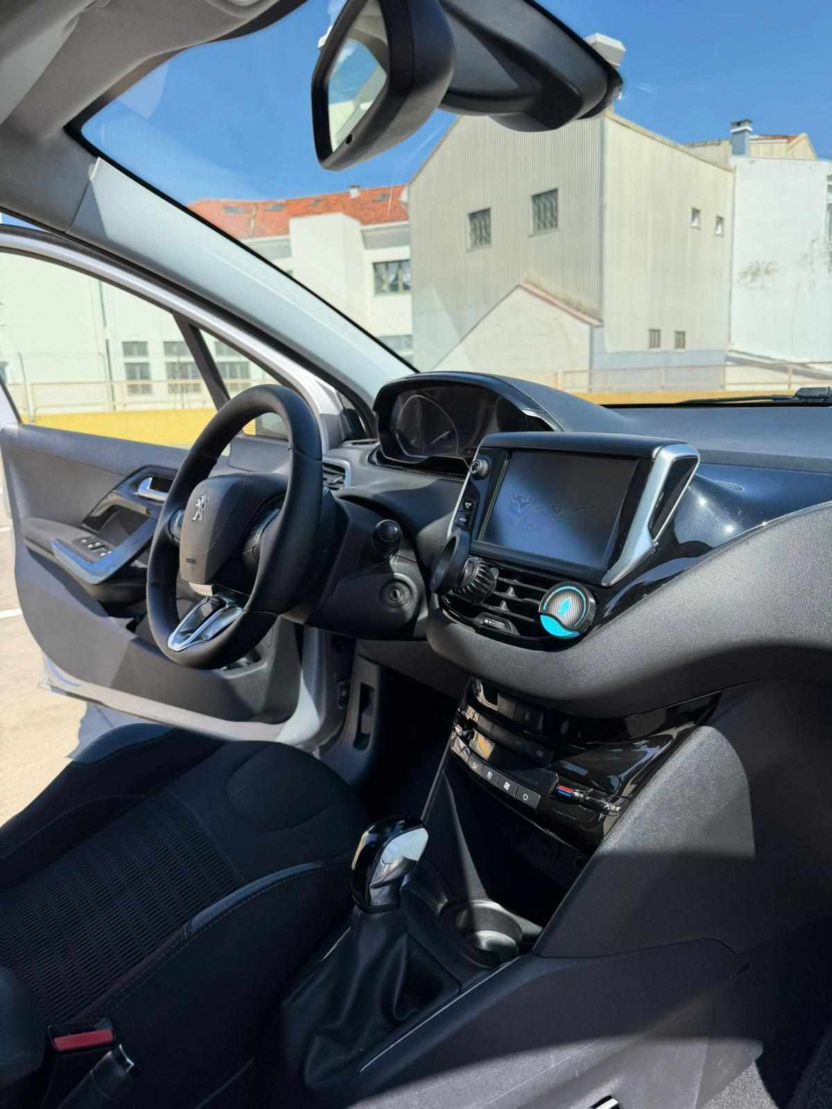 peugeot-208-1-4-hdi-2012-diesel-1398cc