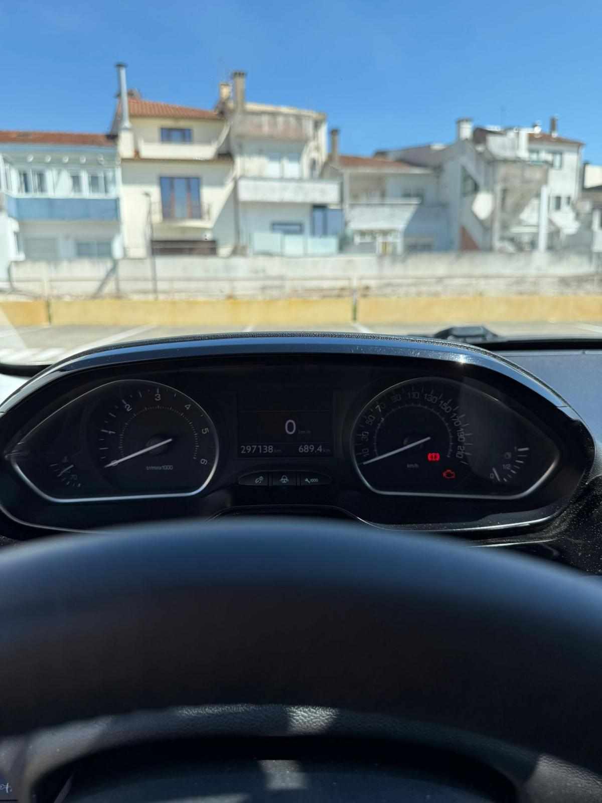 peugeot-208-1-4-hdi-2012-diesel-1398cc