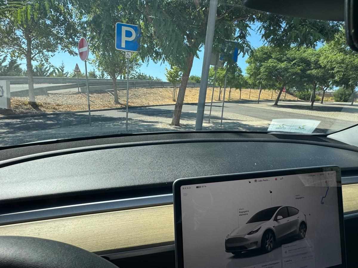 tesla-model-y-standard-range-rwd-2023-eletrico