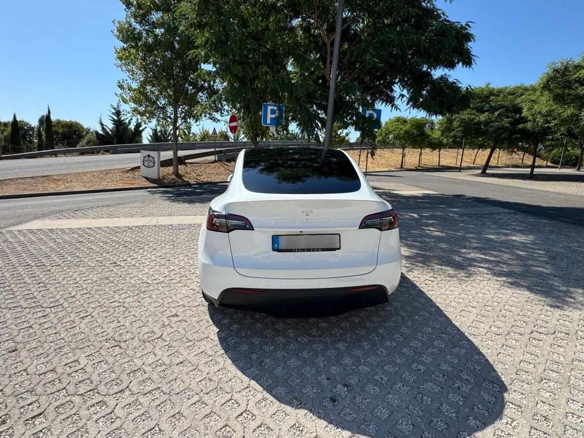 tesla-model-y-standard-range-rwd-2023-eletrico