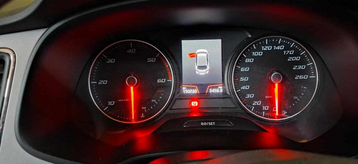 seat-leon-1-6-tdi-2019-diesel-1598cc