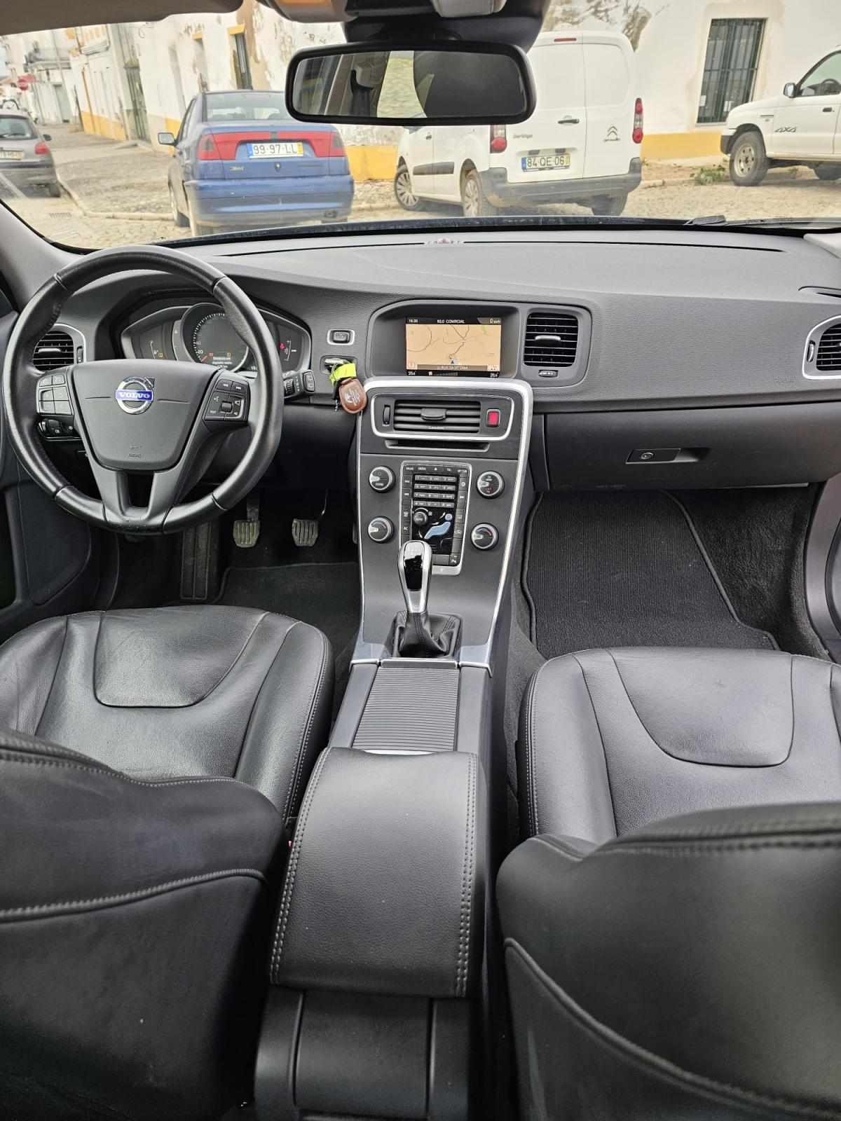 volvo-v60-d2-2017-diesel-1969cc