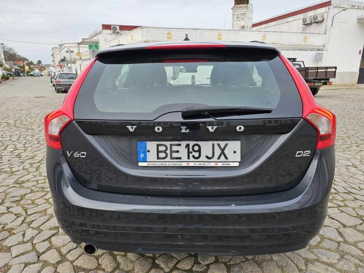 volvo-v60-d2-2017-diesel-1969cc