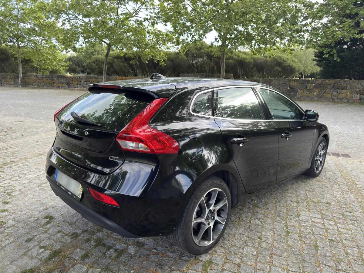 volvo-v40-d2-2015-diesel-1969cc