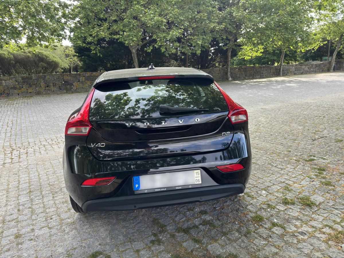 volvo-v40-d2-2015-diesel-1969cc