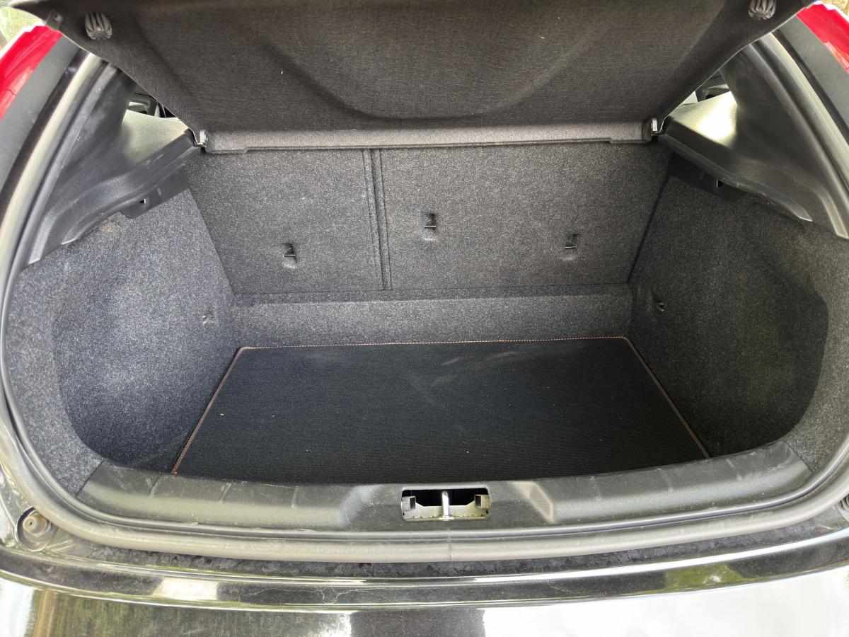 volvo-v40-d2-2015-diesel-1969cc