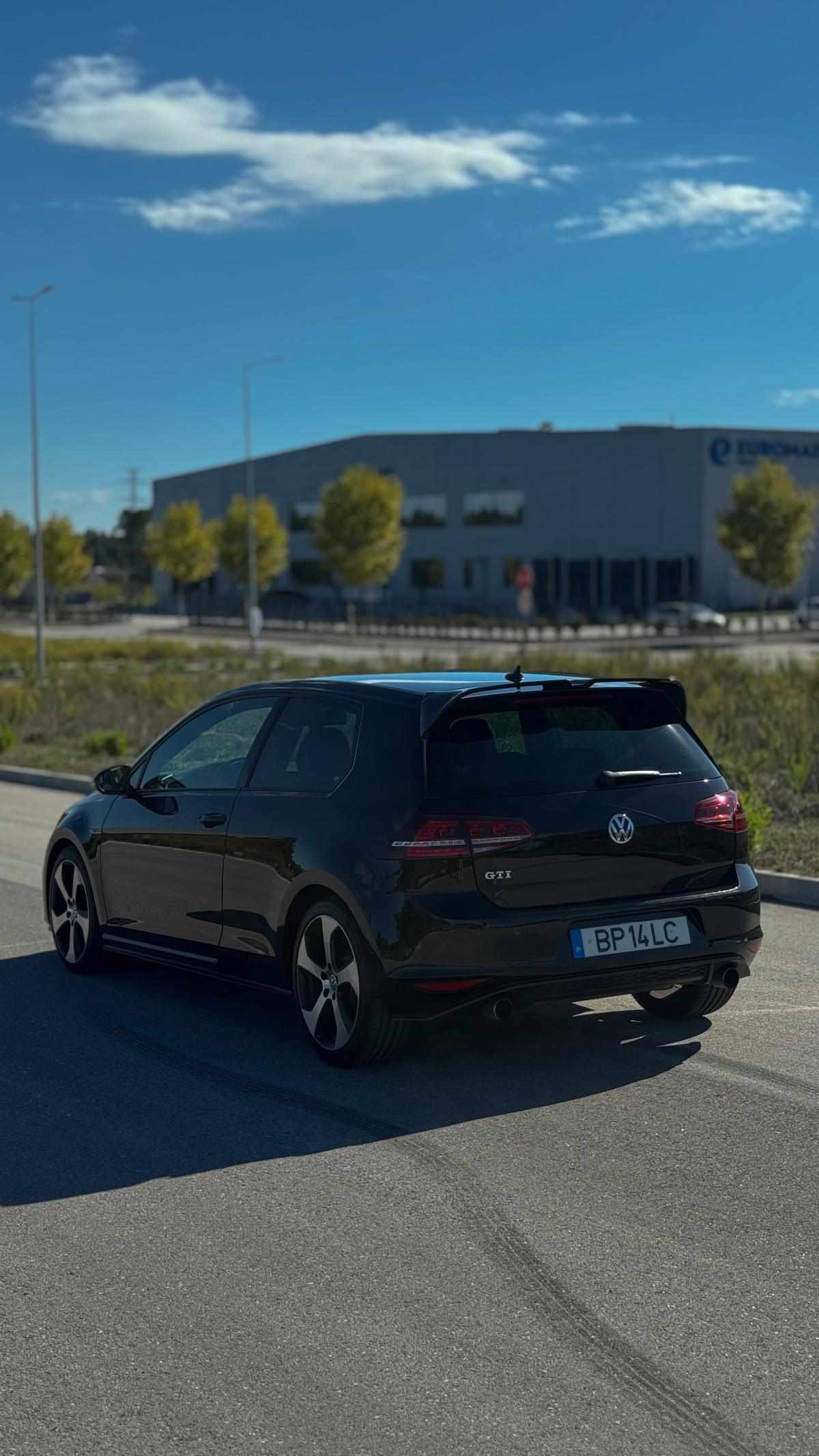 volkswagen-golf-gti-2-0-tsi-bluemotion-2014-gasolina-1984cc