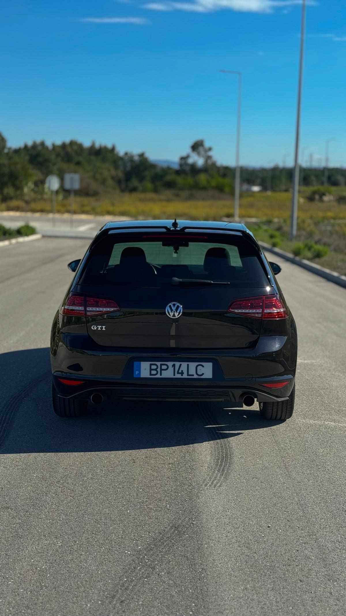 volkswagen-golf-gti-2-0-tsi-bluemotion-2014-gasolina-1984cc