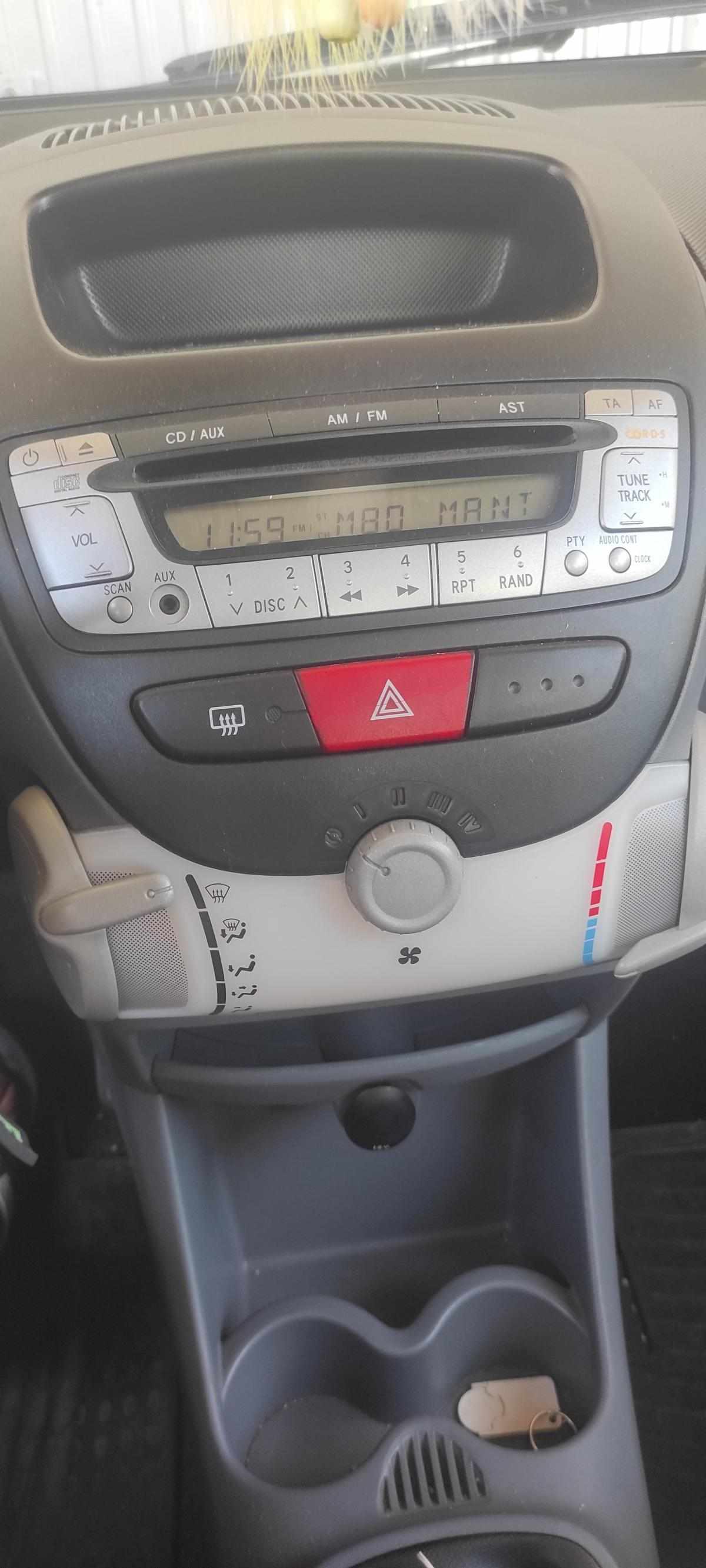 toyota-aygo-1-0-vvt-i-2006-gasolina-998cc