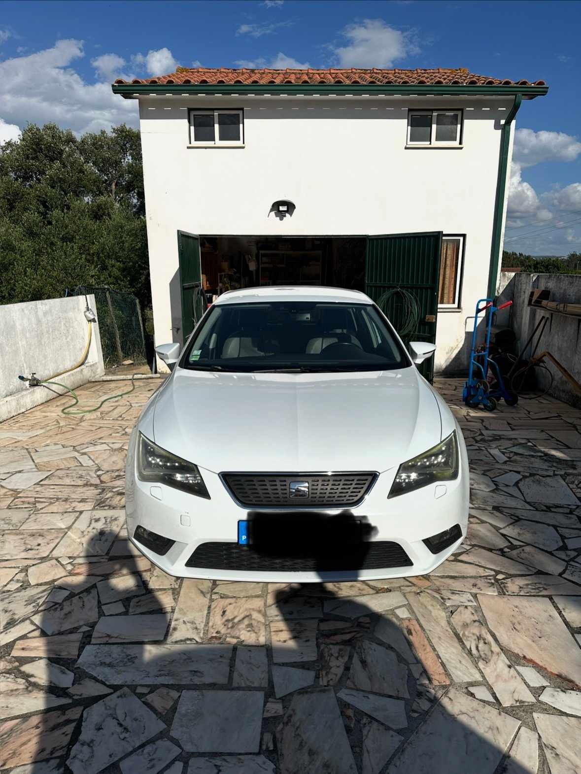 seat-leon-1-6-tdi-ecomotive-2014-diesel-1598cc