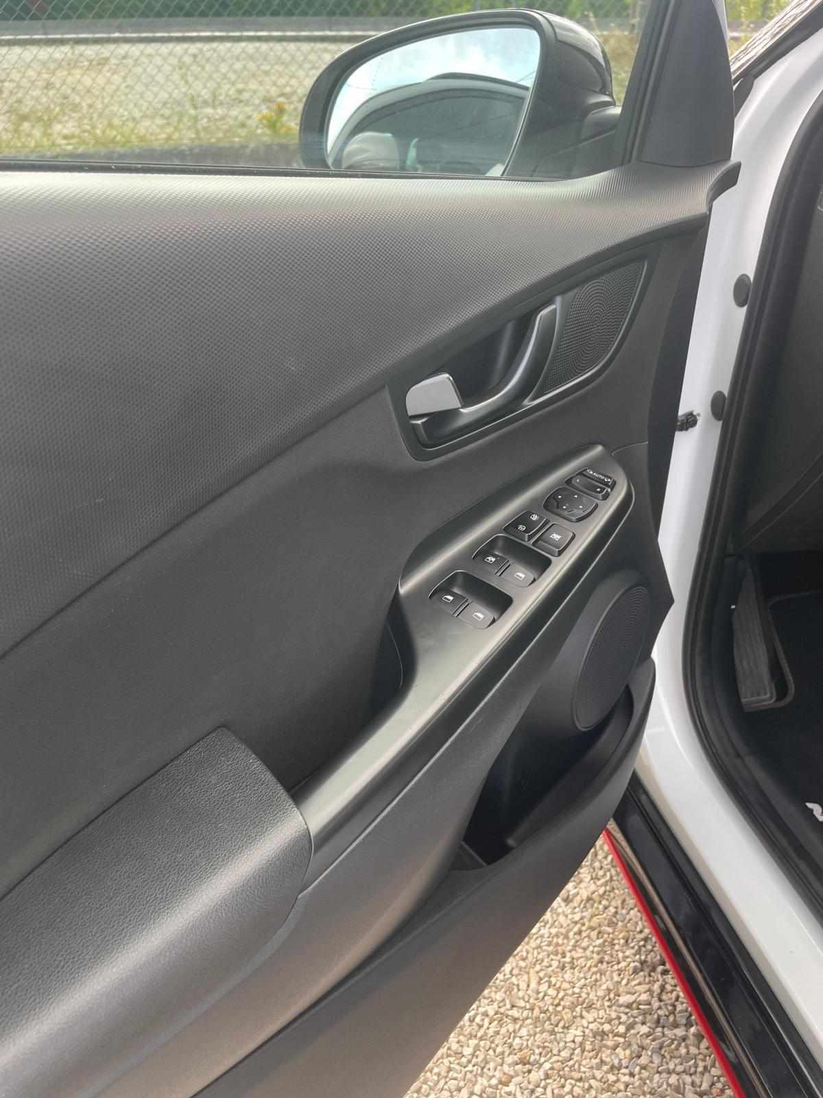 hyundai-kauai-1-0-120cv-2021-gasolina-998cc