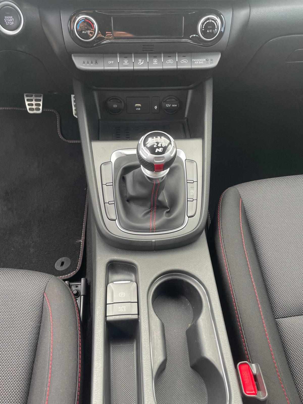 hyundai-kauai-1-0-120cv-2021-gasolina-998cc