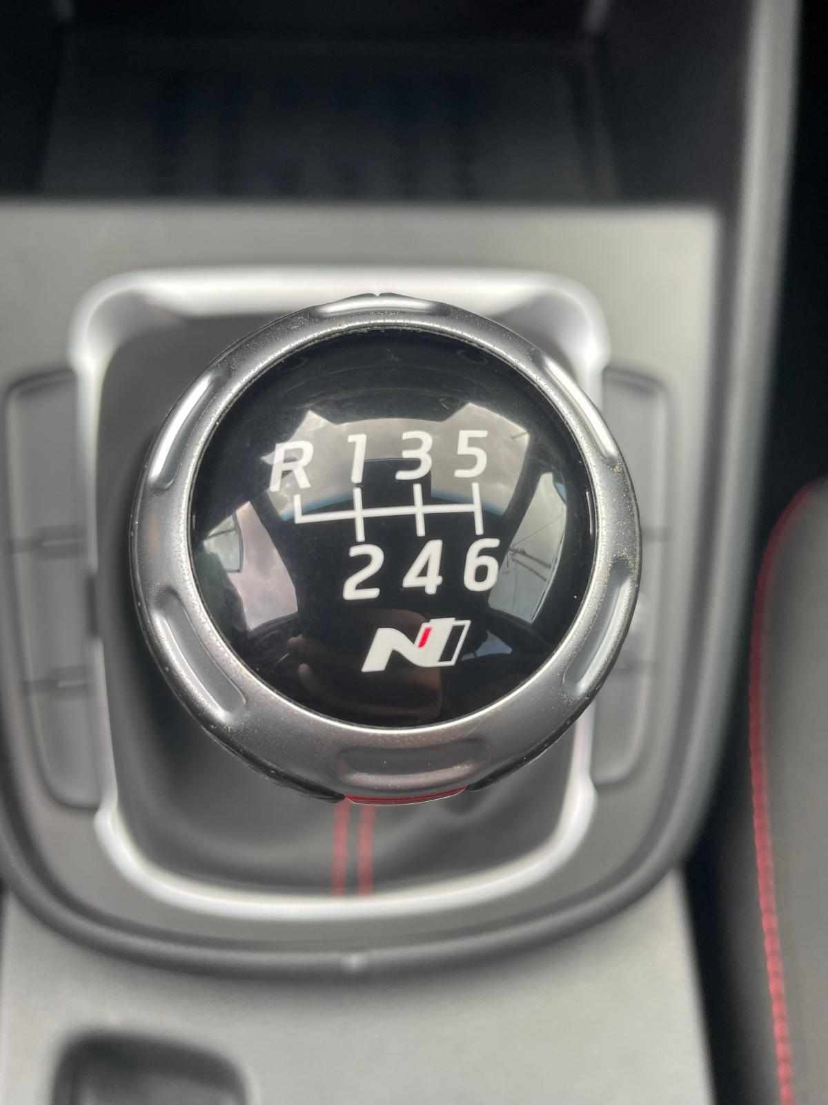 hyundai-kauai-1-0-120cv-2021-gasolina-998cc