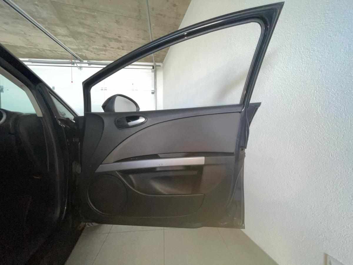 seat-leon-1-6-tdi-2011-diesel-1598cc