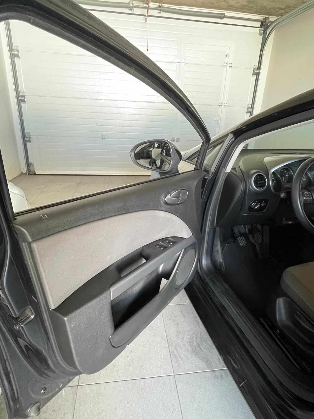seat-leon-1-6-tdi-2011-diesel-1598cc