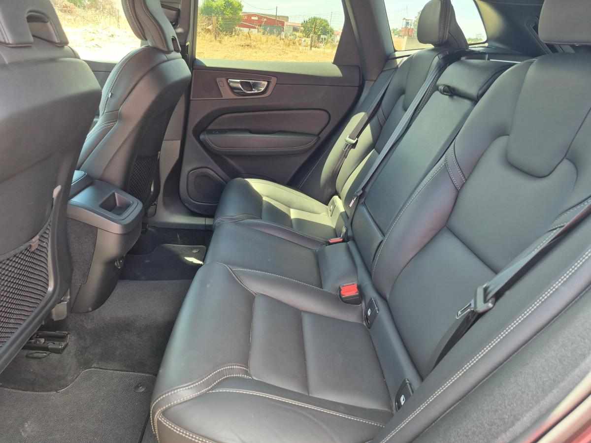 volvo-xc60-b4-2021-diesel-1969cc
