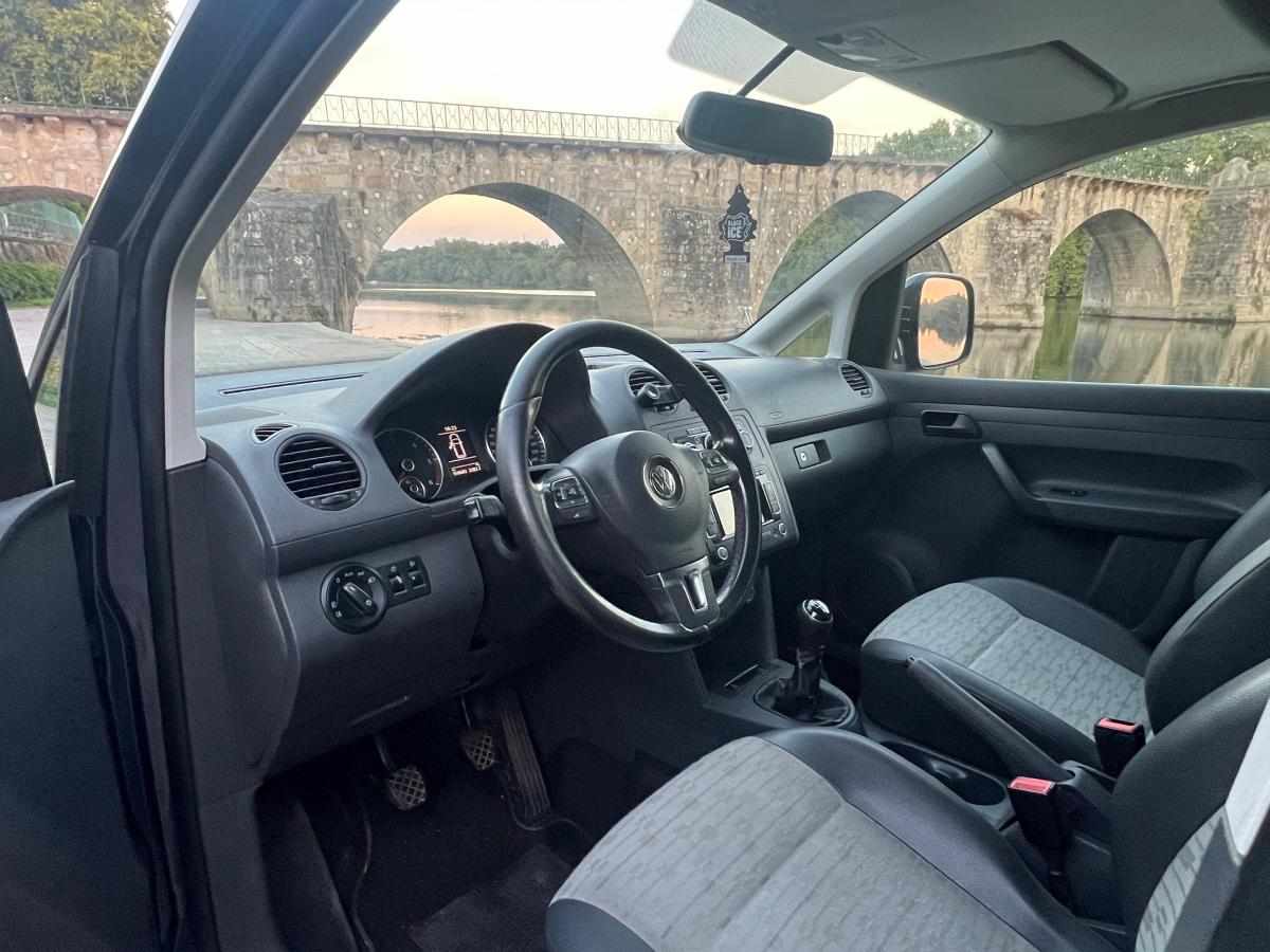 volkswagen-caddy-1-6-102cv-2012-diesel-1598cc