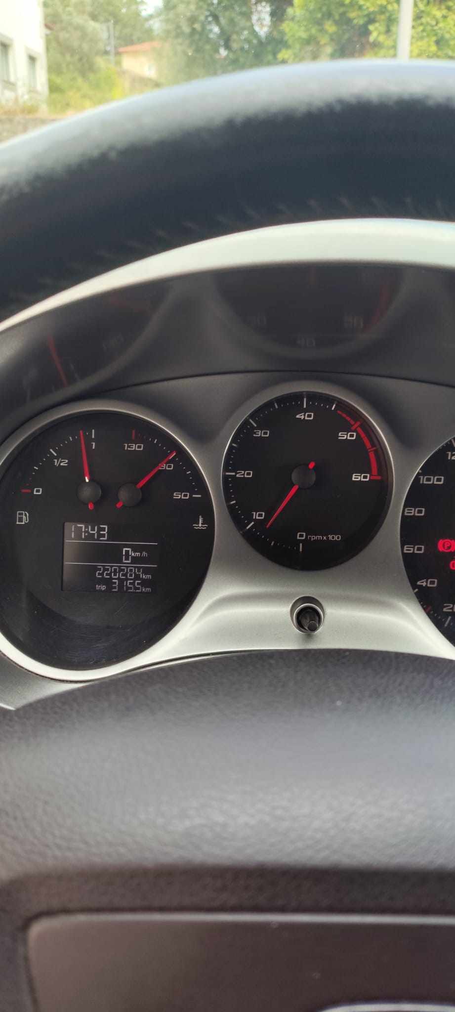 seat-leon-1-6-tdi-2012-diesel-1598cc