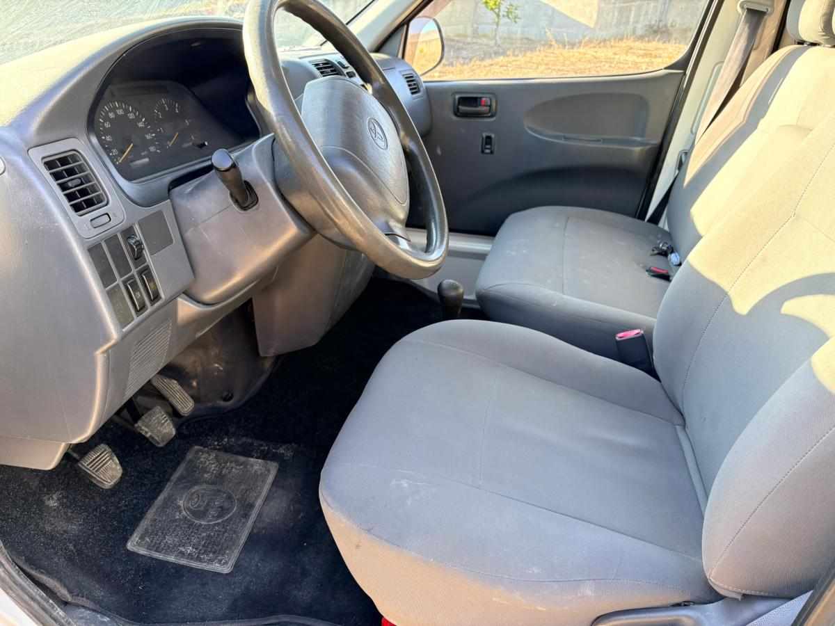 toyota-hiace-2-5-88cv-2005-diesel-2494cc