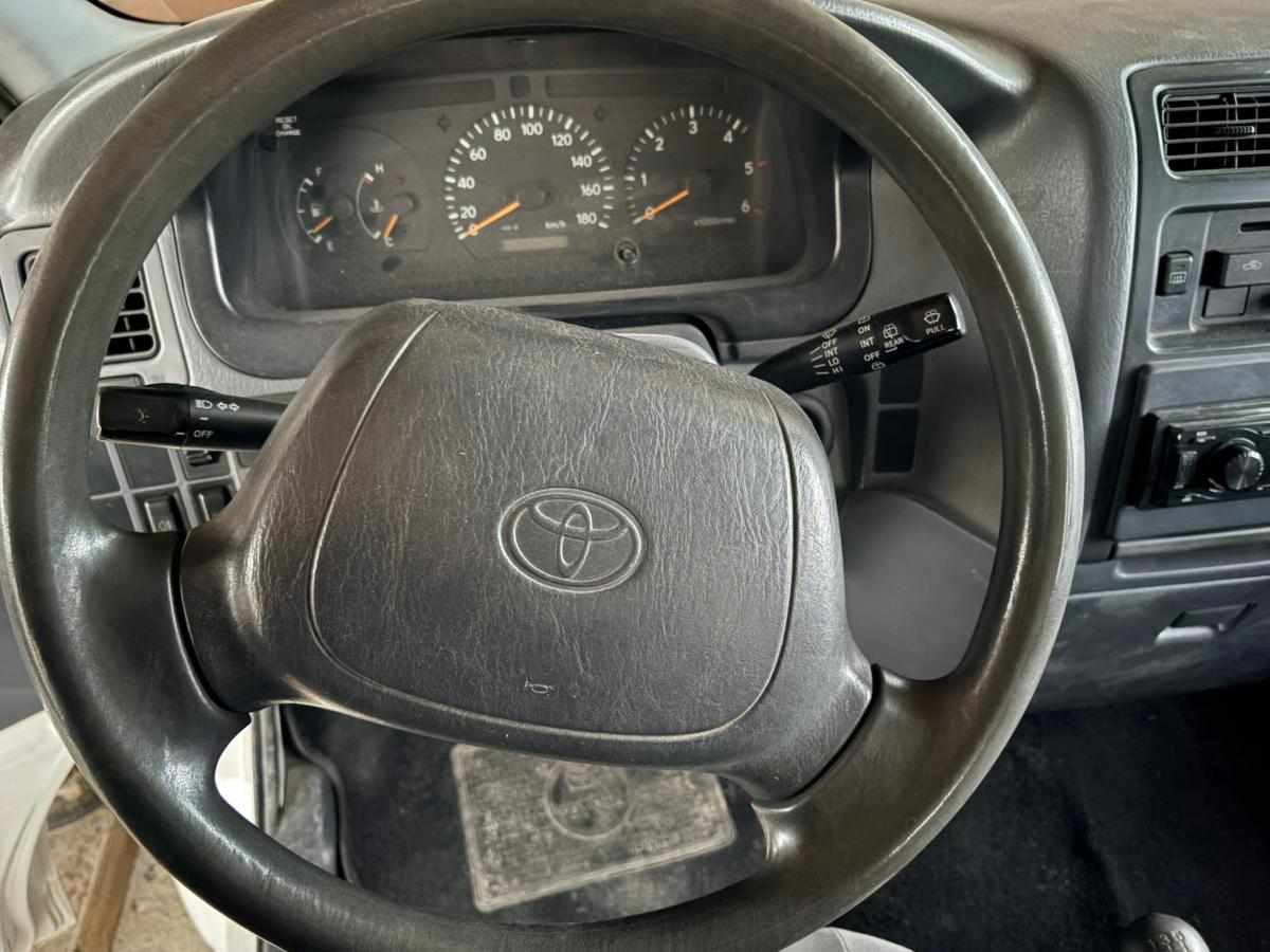 toyota-hiace-2-5-88cv-2005-diesel-2494cc