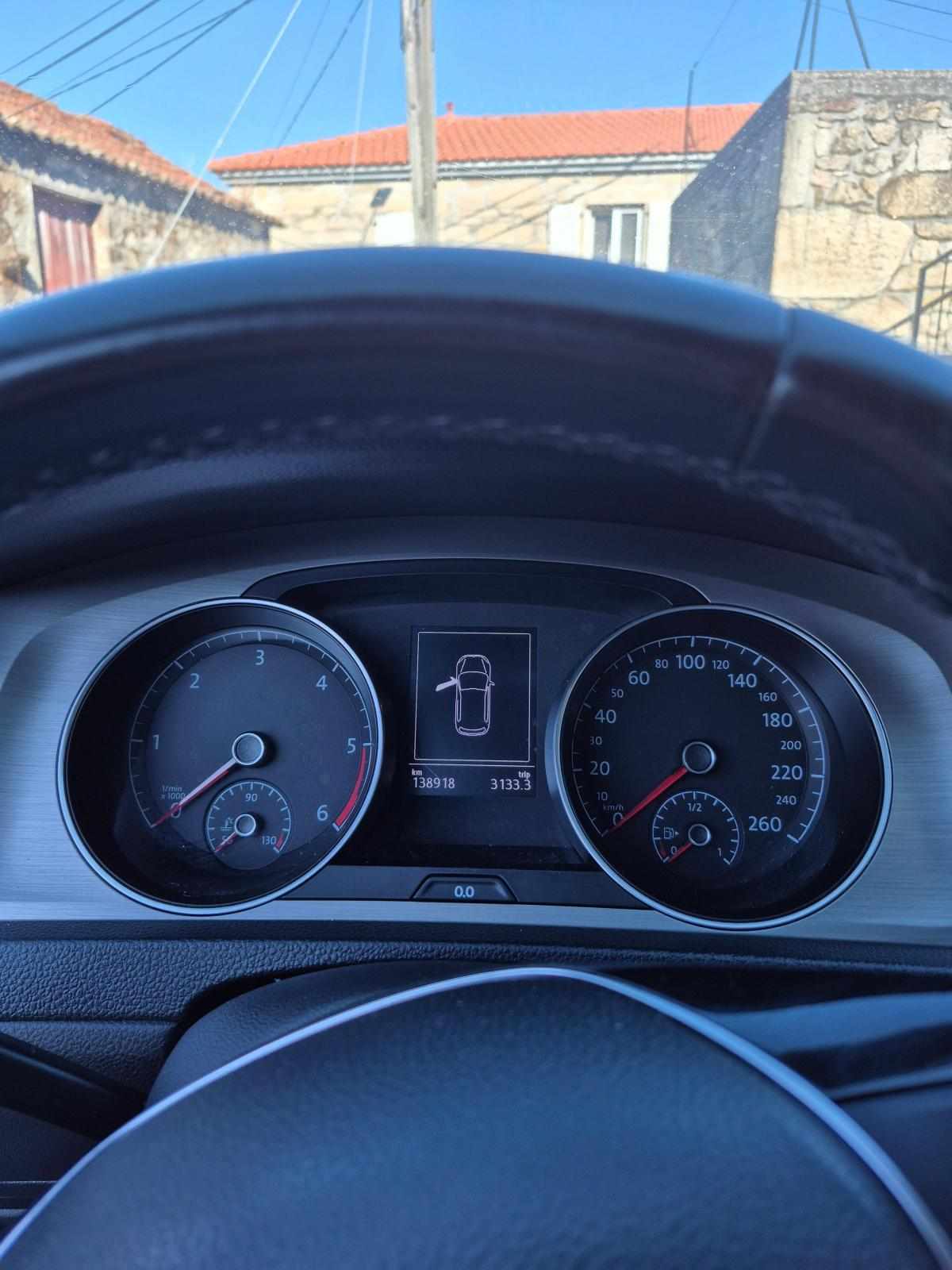 volkswagen-golf-1-6-tdi-2014-diesel-1598cc