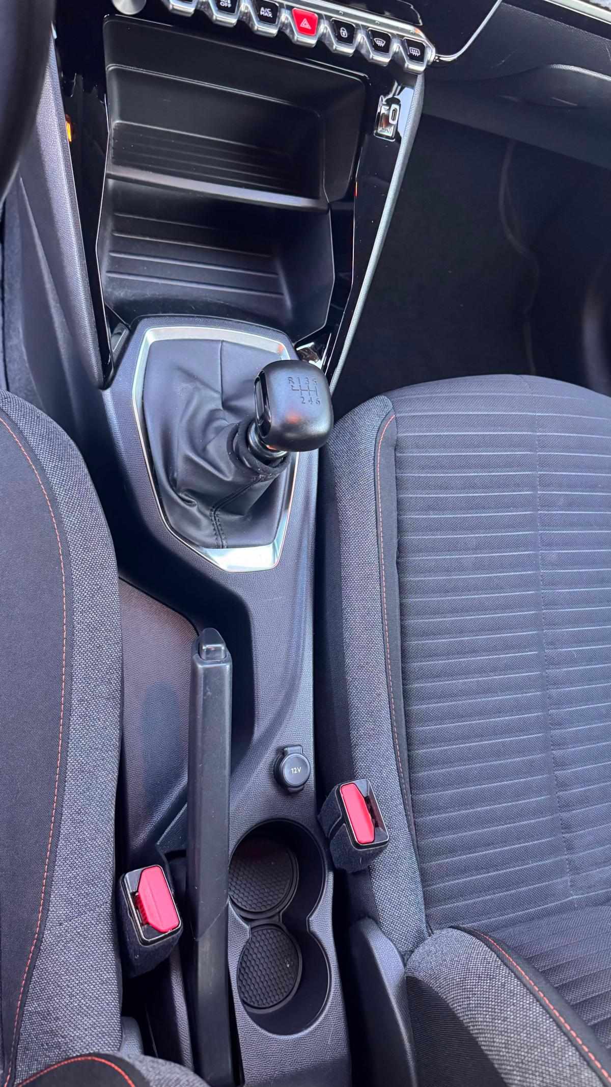 peugeot-208-1-2-puretech-2021-gasolina-1199cc